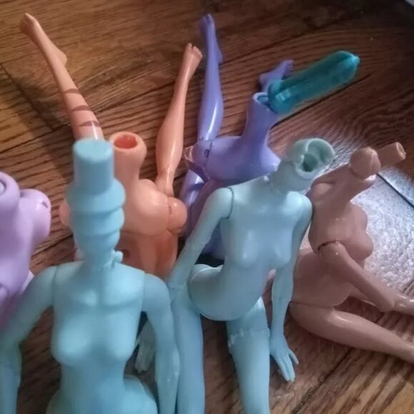 Monster High Ever after High lot of 100 doll bodies - Picture 6 of 10